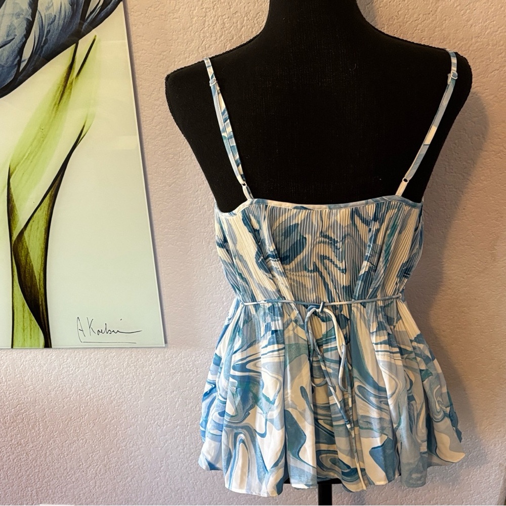 tank top size small - Picture 3 of 6